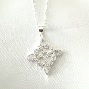 Collar nudo plata