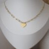 Collar con placa corazón oro 18k