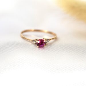 Anillo tres piedras oro 18k